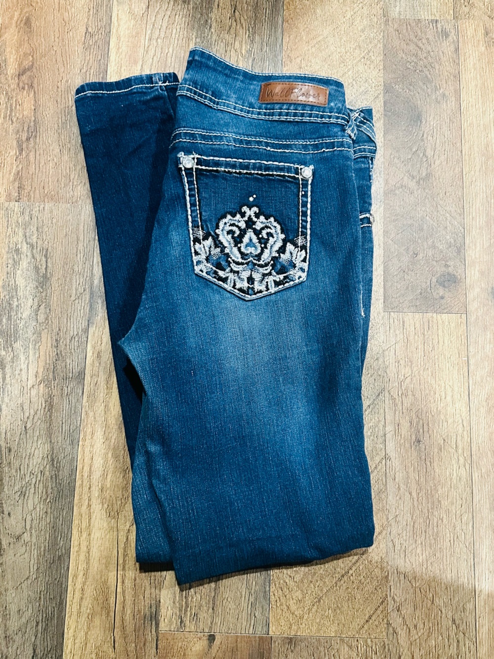 Vintage Wallflower Dark Blue Skinny Jeans with Embroidered Back Pocket